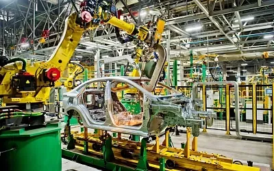 Производство легковых автомобилей в России в январе упало на 13%