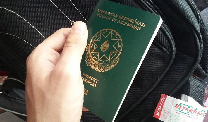 Семью мигрантов выдворят из России после школьной драки