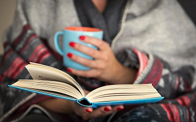 Учёные: бумажные книги улучшают сон и развивают память