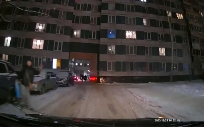 Водитель «спас» девушку, которую преследовали двое мужчин