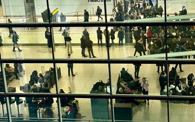 Эвакуация Terminal 4 «Хитроу» из‑за угрозы опасных веществ