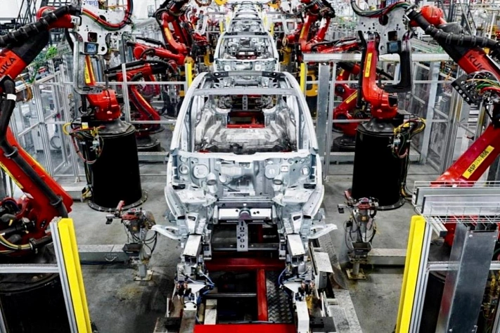 Tesla разбирает чужие электромобили — как «обратный инжиниринг» меняет рынок