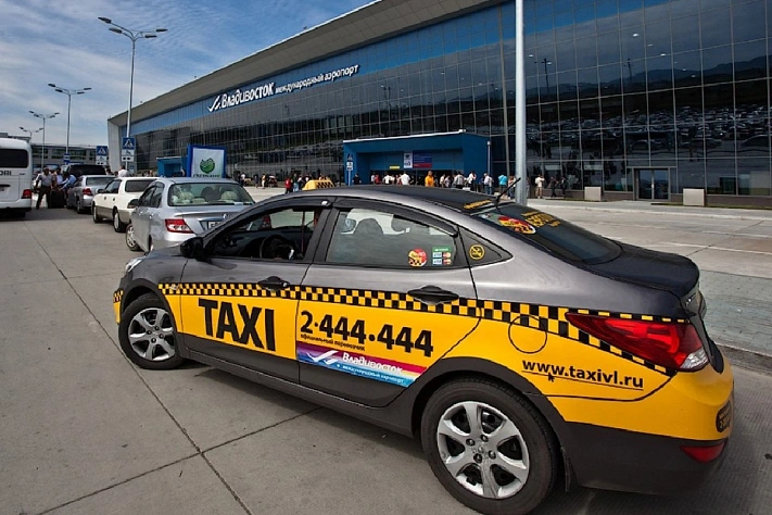 Таксисты Владивостока объявили «тихую забастовку» 15 декабря