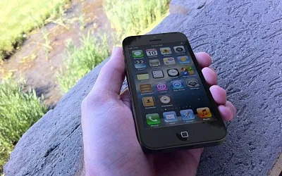 Зумеры начали массово скупать старые iPhone