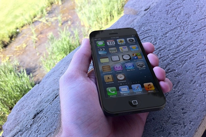 Зумеры начали массово скупать старые iPhone