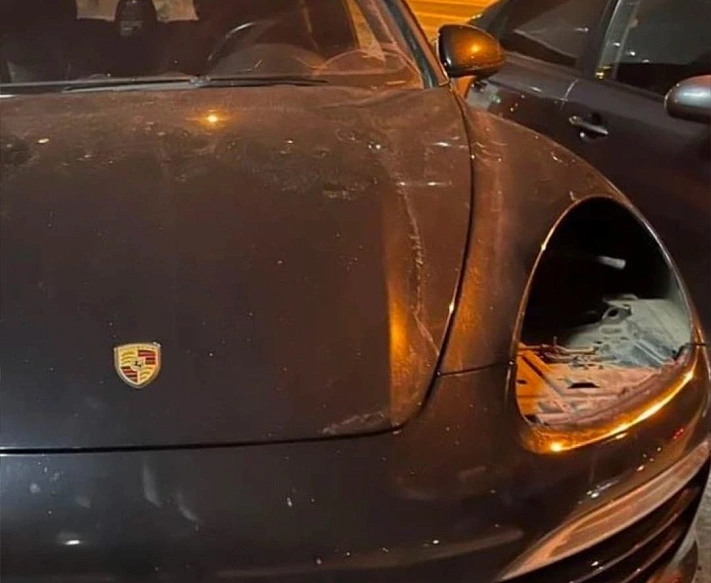 Хозяйка Porsche лишилась фар на полмиллиона