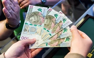 Польша отказалась от срочного перехода на евро из-за сильной экономики