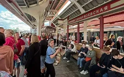 Москвичи прощаются с монорельсом