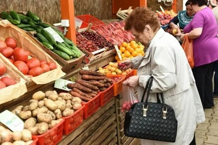 Переводы денег по номеру телефона в маршрутках или на рынках может обернуться уголовным преследованием