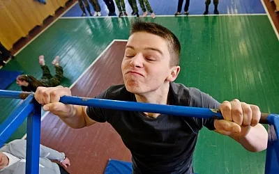 В Госдуме предлагают отменить оценки по некоторым школьным предметам