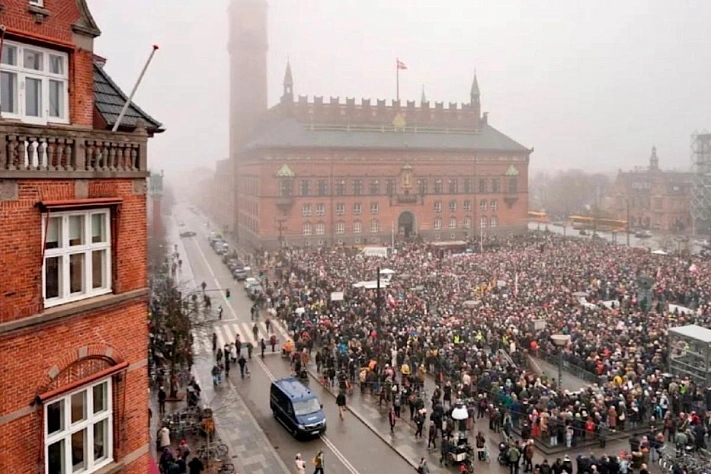 «Make America Go Away». Дания и Гренландия протестуют против планов Трампа