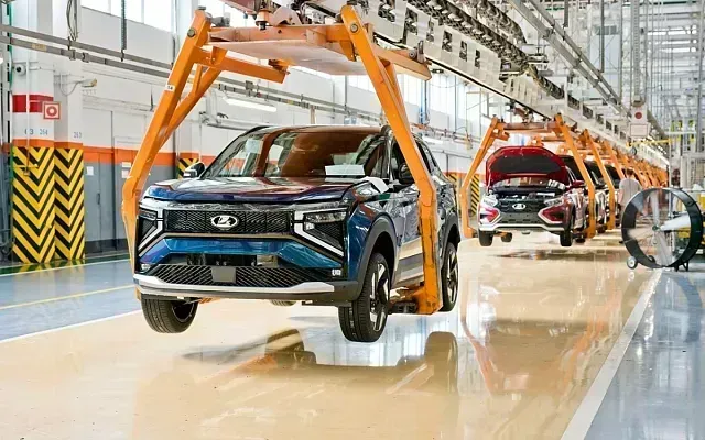 «АвтоВАЗ» запустил производство Lada Azimut