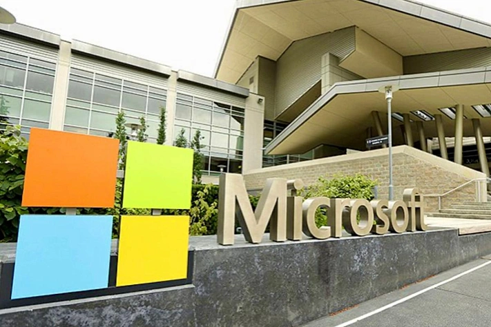 Microsoft сокращает сотрудников: новые увольнения в 2025 году