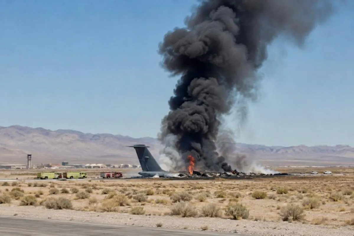 B-52 разбился на базе Эдвардс