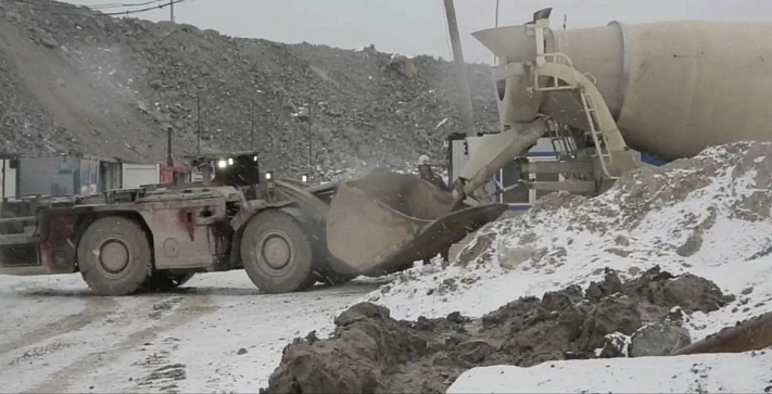В шахте в Амурской области работают четыре буровые установки