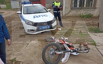 В Новоуральске сотрудник ДПС сбил детей на питбайке, за которыми гнался
