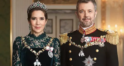 Королевская семья Дании представила официальный портрет