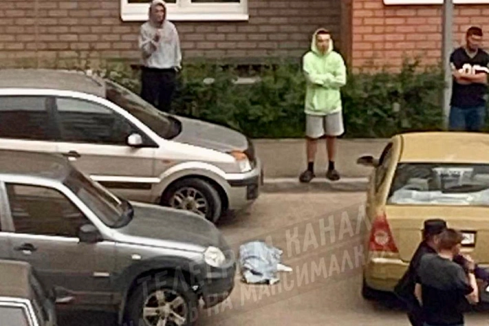 В селе Осиново 4-летний ребёнок выпал из окна многоэтажки и погиб