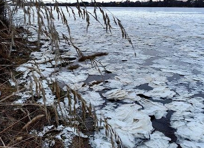 На реках России появилась снежура и «блины»