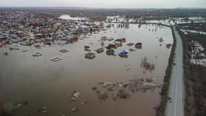 Вода в Орске начала уходить, но начало топить соседний город