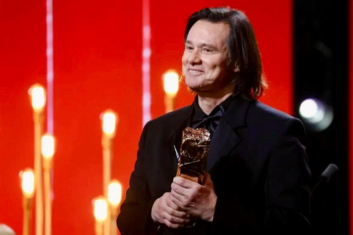 Джима Керри не подменяли на «Сезаре»