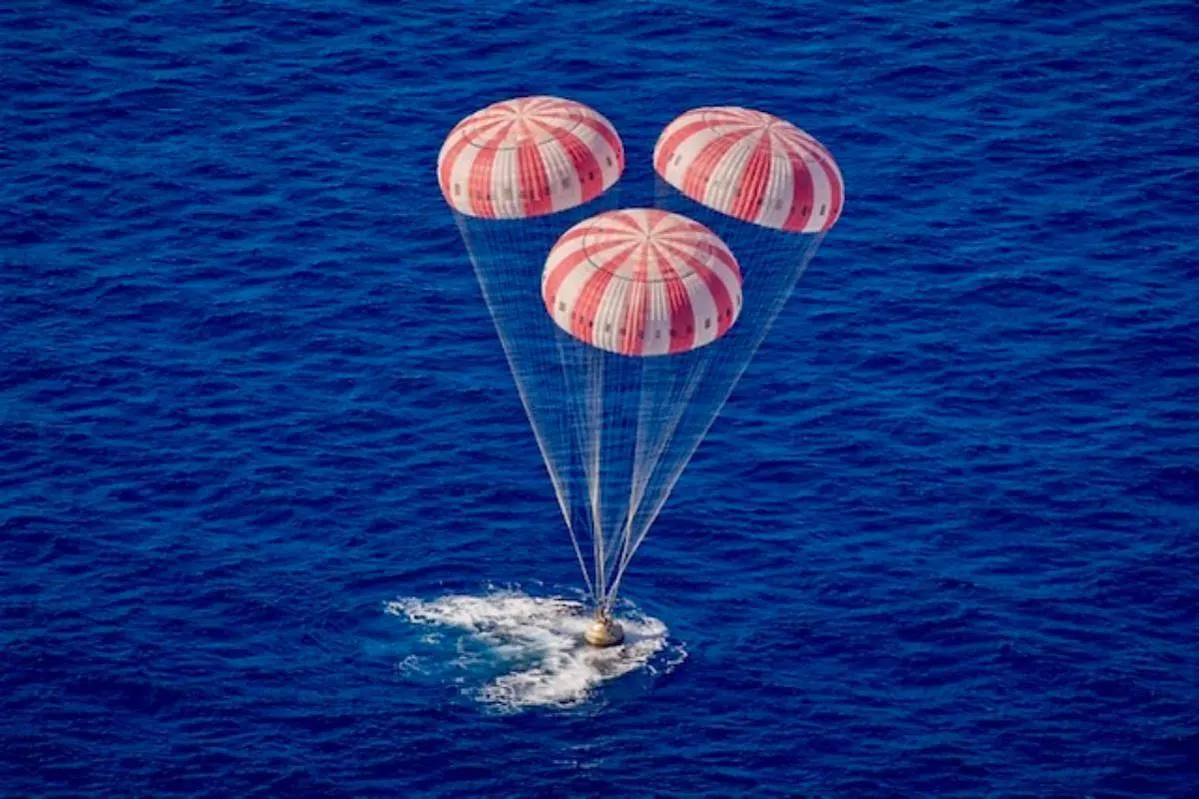 Artemis II вернулась на Землю после облёта Луны