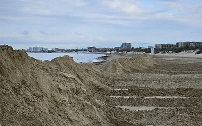 Новое мазутное пятно массой 900 тонн приближается к побережью Кубани