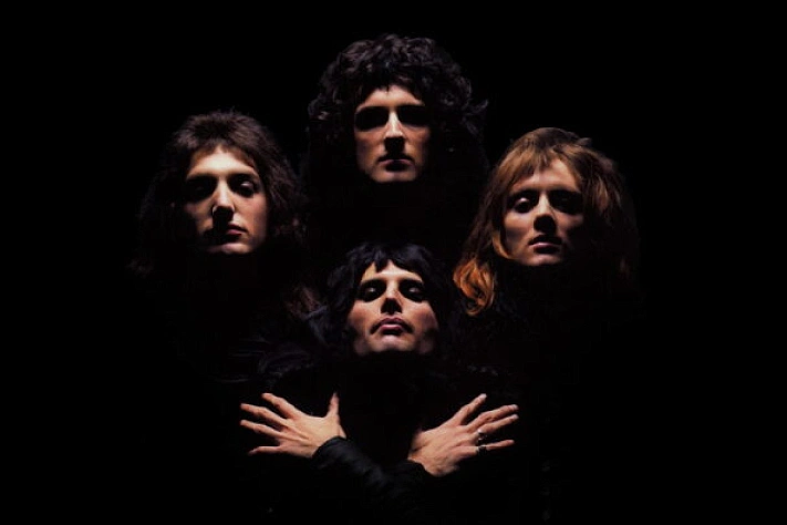 Группа Queen выпустила неизданную рождественскую песню