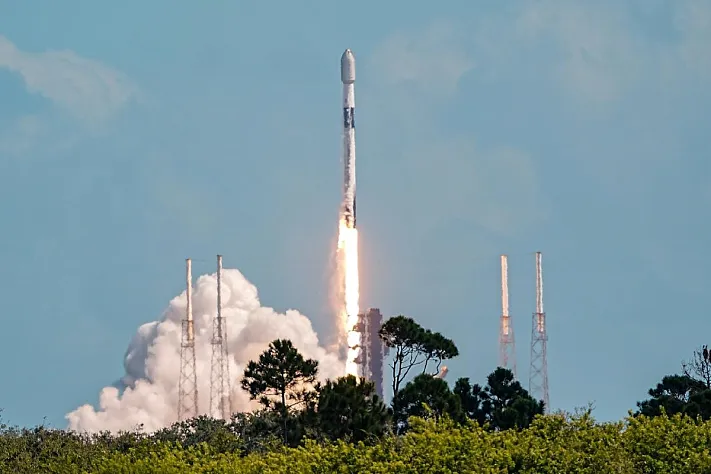 SpaceX вывела на орбиту больше спутников, чем весь мир за всю историю