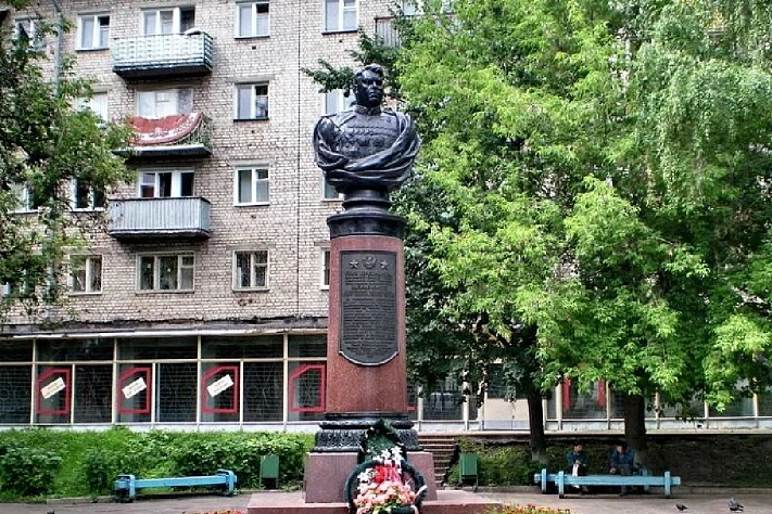 В Кинешме вернут исторический облик бюста маршала Василевского