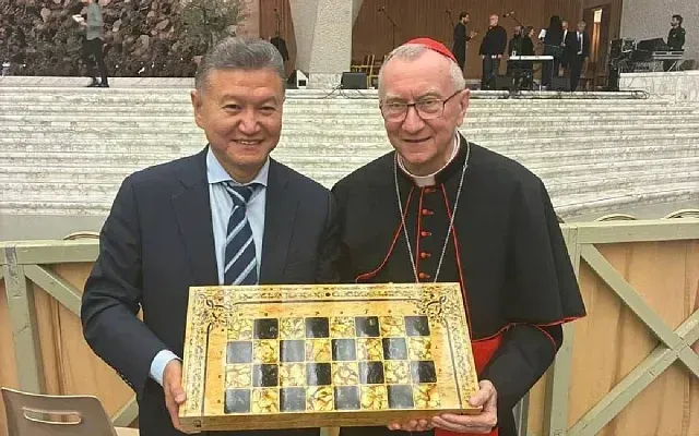 Шахматы из Дагестана привезли в Ватикан