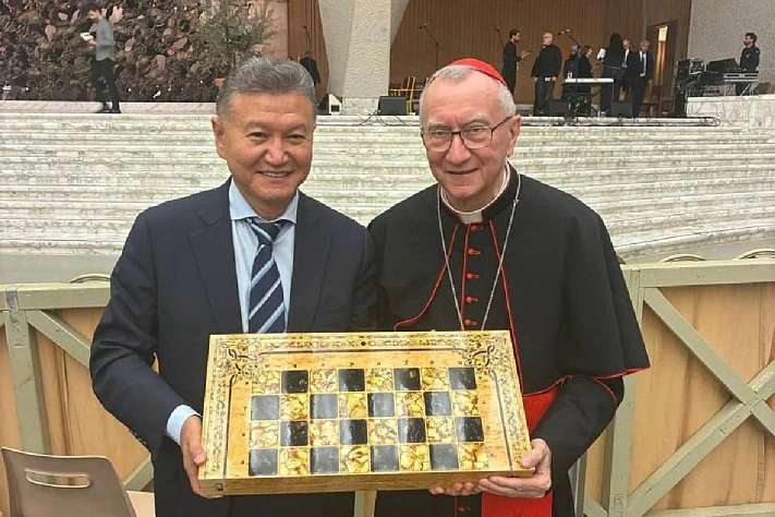 Шахматы из Дагестана привезли в Ватикан