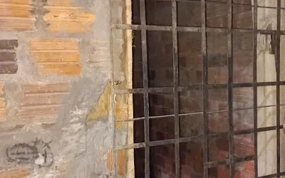 В Бразилии освободили женщину, которую 20 лет держала на цепи собственная мать