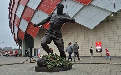 У «Лукойл-Арены» открыли памятник Никите Симоняну