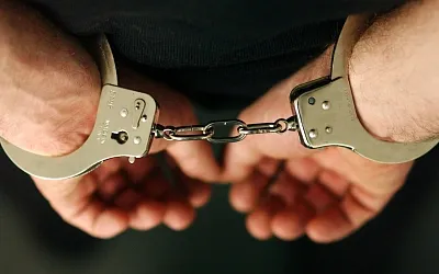 Бывшего и нынешнего сотрудников вузов МВД заподозрили в педофилии и вымогательстве