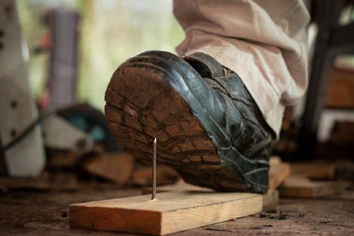 В Воронежской области подросток более полугода ходил с куском ботинка в ноге