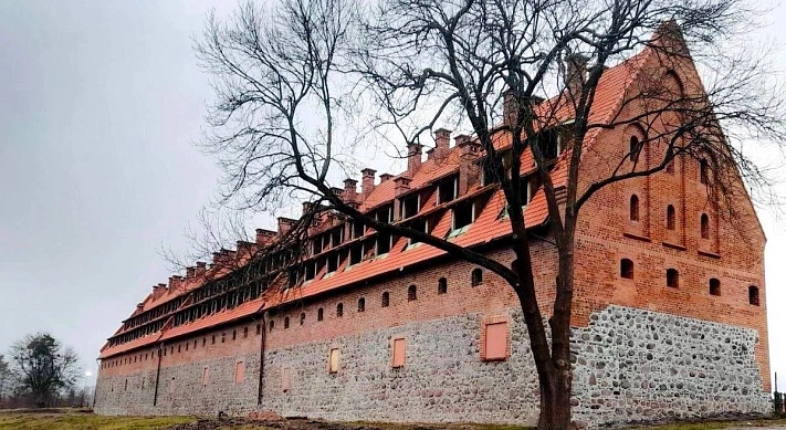 Замок Прейсиш-Эйлау начинает приобретать исторический облик