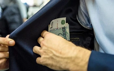Экс-начальника алтайской ИФНС обвинили во взяточничестве