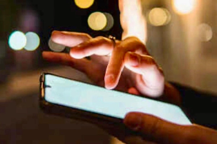 Чем опасен TikTok: скроллинг разрушает мозг и волю