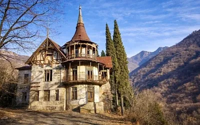 Почему замок Арамянц в Ахтале так удивляет туристов