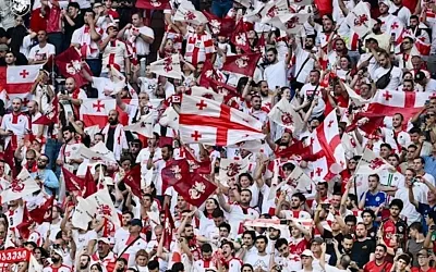 УЕФА наказал Грузию за поведение болельщиков на матче против Армении