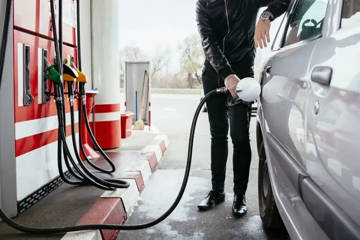 В Курской и Брянской областях вводятся ограничения на продажу топлива