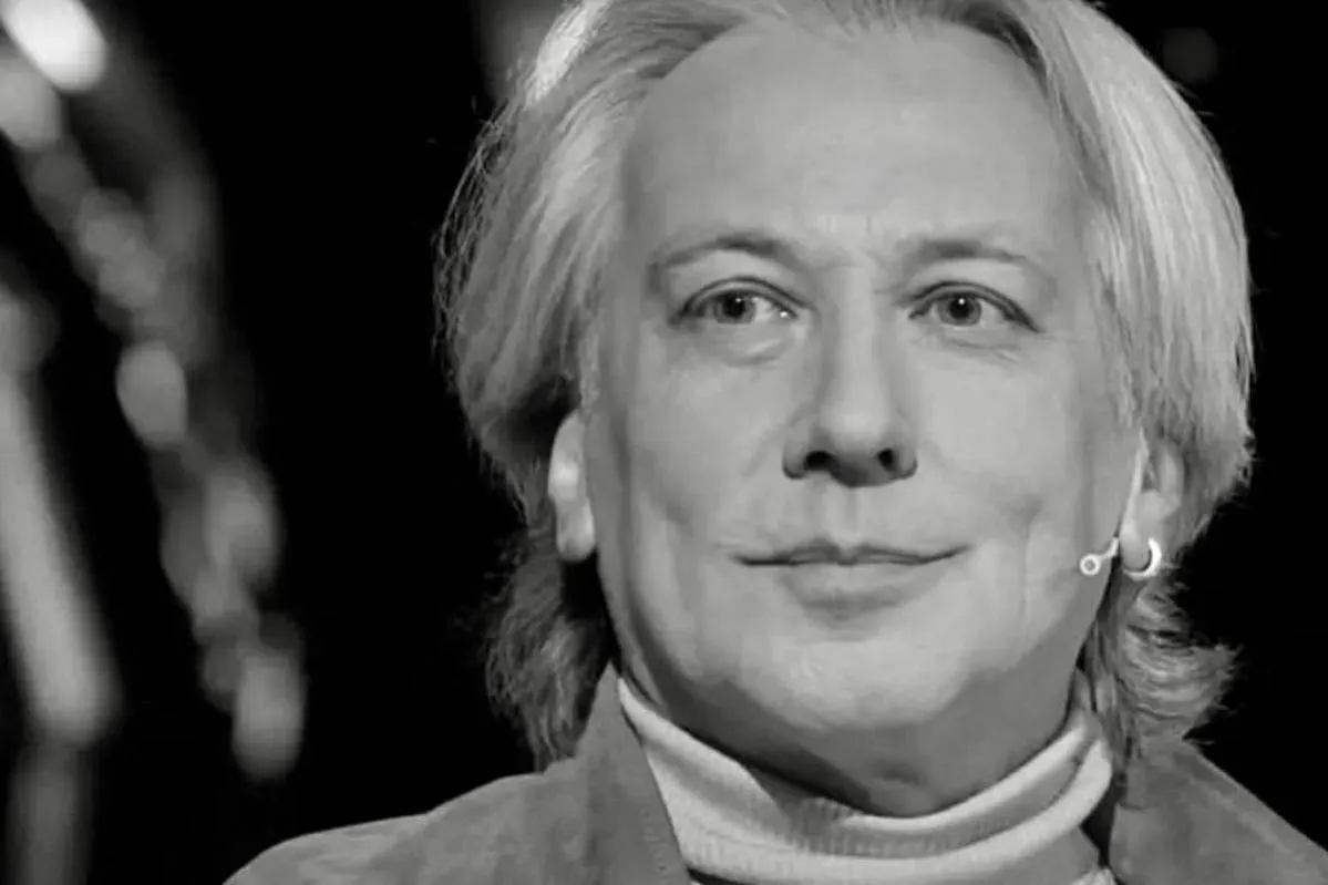 Умер телеведущий Алексей Весёлкин — ему было 61