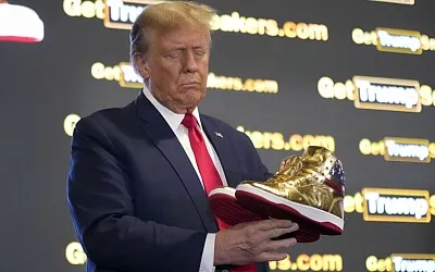Дональд Трамп выпустил кроссовки под собственным брендом
