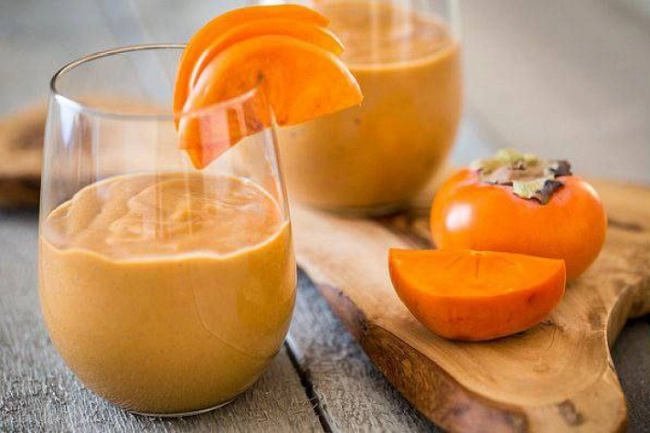 Весенний смузи с хурмой и бананом