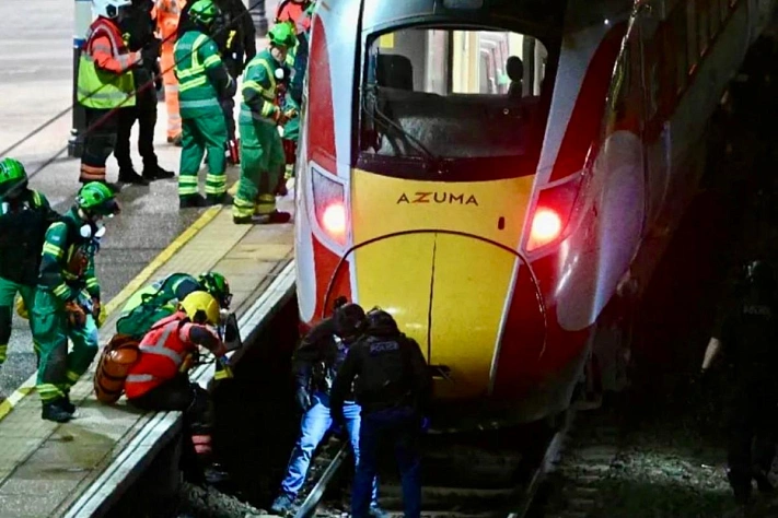 Нападение в поезде на пути к Лондону — девять раненых в критическом состоянии