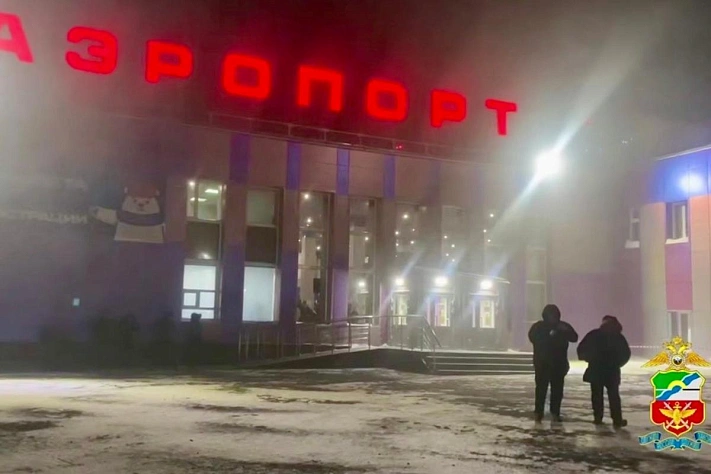 Более 700 пассажиров застряли в аэропорту Норильска из-за непогоды