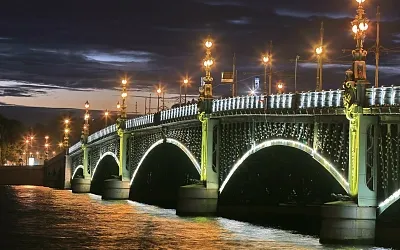 Троицкий мост в Петербурге закроют для автомобилей