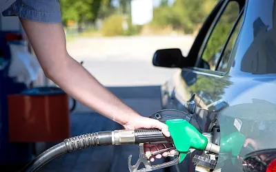 В Подмосковье вводят запрет на продажу топлива несовершеннолетним