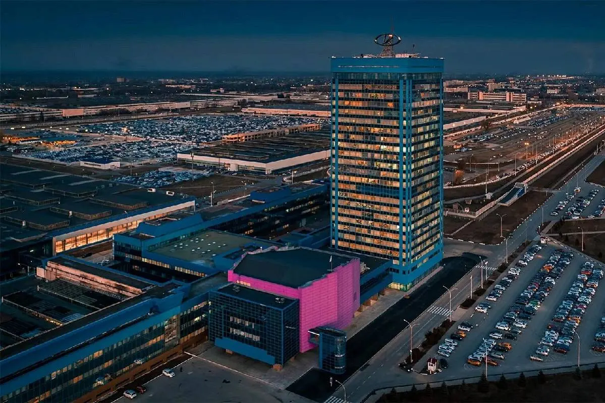АвтоВаз отзывает тысячи Lada